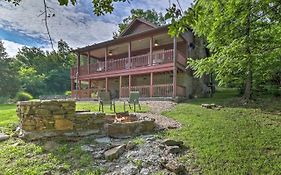 Creekside Hideaway With Fire Pit And Creek Access!